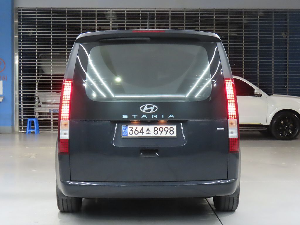 HYUNDAI STARIA 2023