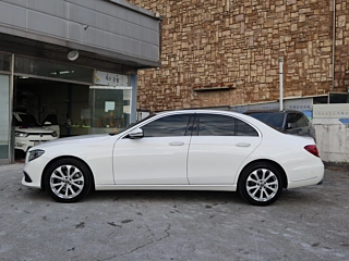 MERCEDES BENZ E-CLASS W213 2019