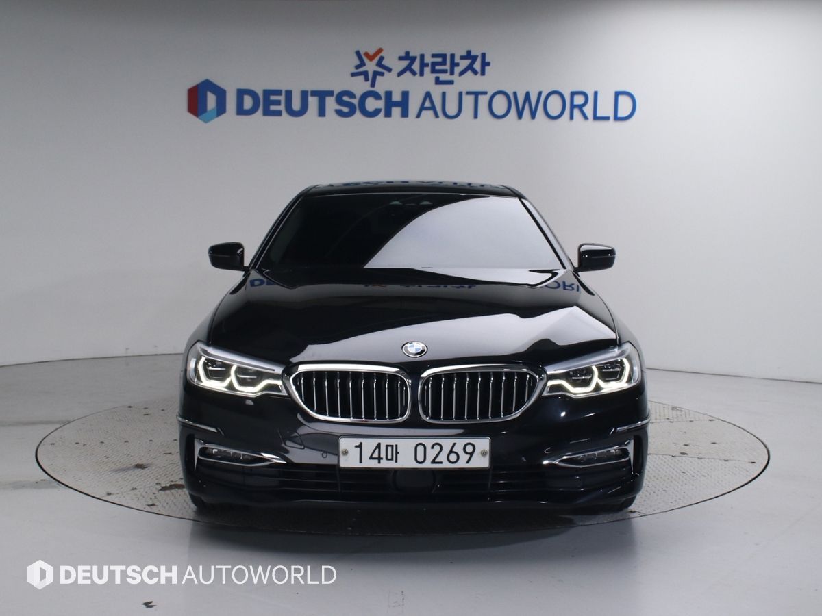 BMW 5-SERIES G30 2019