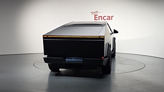 TESLA CYBERTRUCK 2024