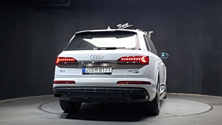 AUDI Q7 4M 2023