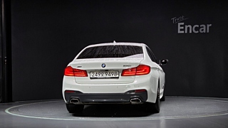 BMW 5-SERIES G30 2019