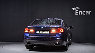 BMW 5-SERIES G30 2019