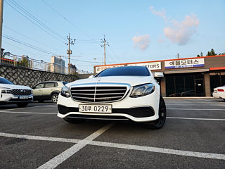 MERCEDES BENZ E-CLASS W213 2016