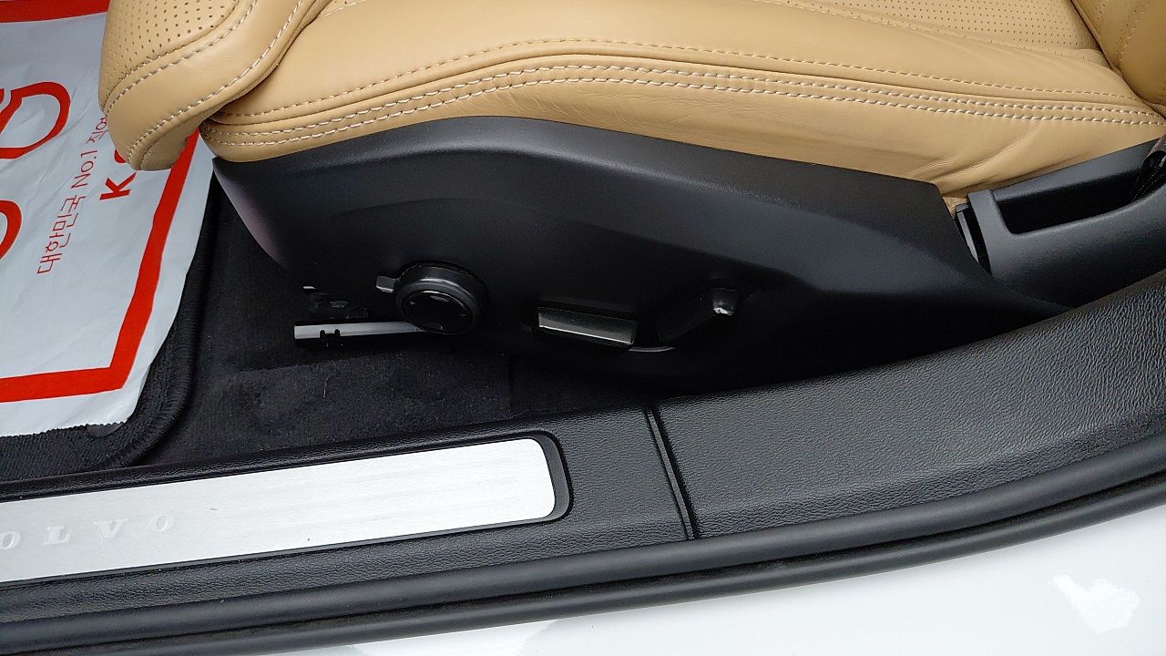 VOLVO V60 CROSS COUNTRY 2023