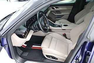 PORSCHE TAYCAN 2021