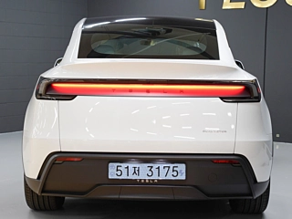 TESLA MODEL Y 2025