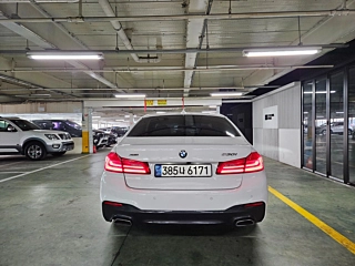 BMW 5-SERIES G30 2019