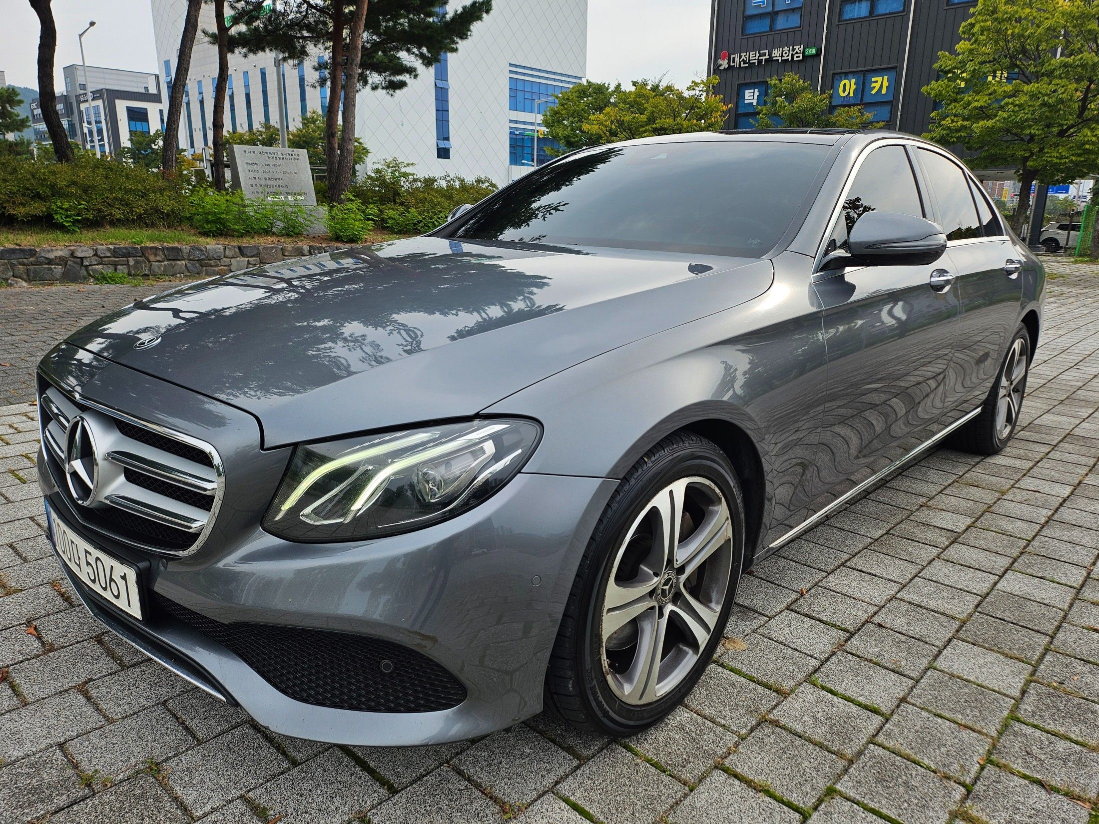 MERCEDES BENZ E-CLASS W213 2019