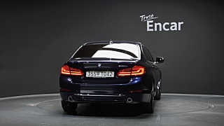 BMW 5-SERIES G30 2019