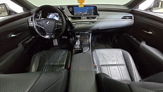 LEXUS ES300H 2018