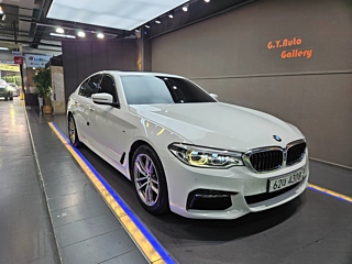 BMW 5-SERIES G30 2017