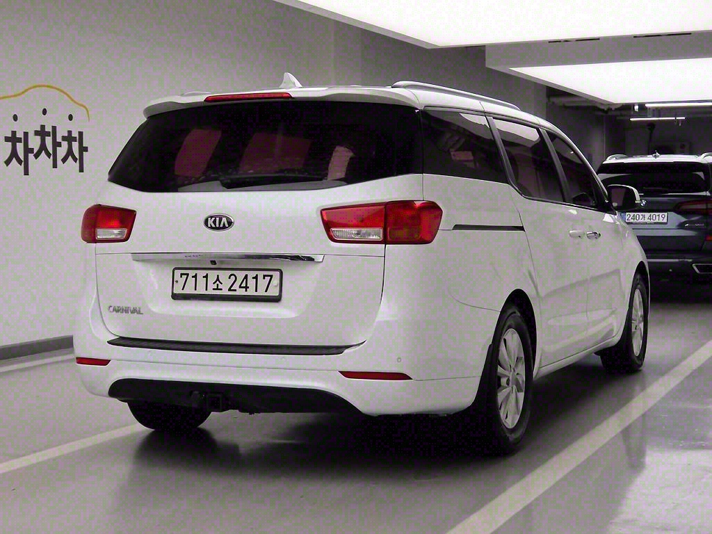 KIA CARNIVAL 2017