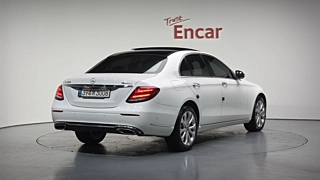 MERCEDES BENZ E-CLASS W213 2019