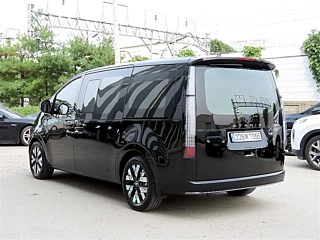 HYUNDAI STARIA 2025