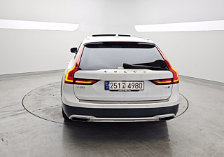 VOLVO V90 CROSS COUNTRY 2018