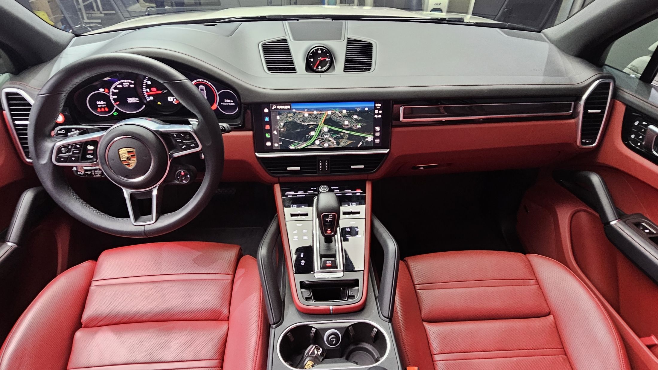 PORSCHE CAYENNE PO536 2023