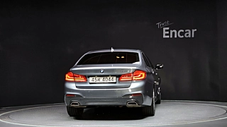 BMW 5-SERIES G30 2017