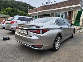 LEXUS ES300H 2021