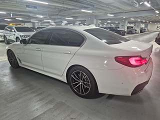 BMW 5-SERIES G30 2022