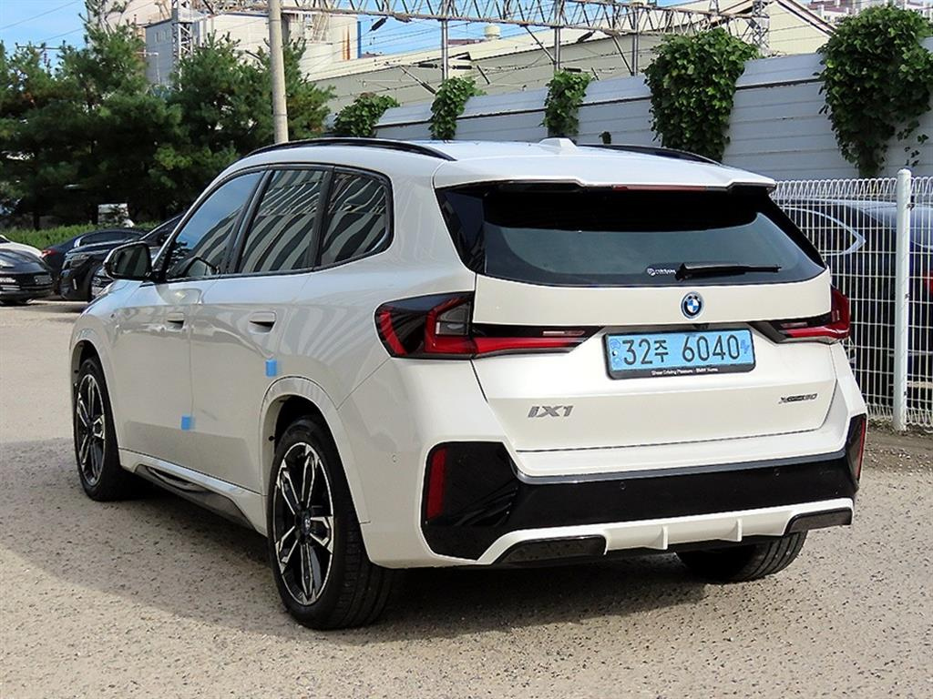 BMW IX1 U11 2023