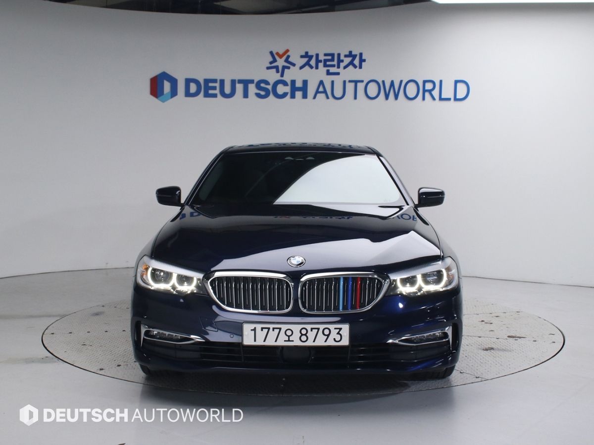 BMW 5-SERIES G30 2019