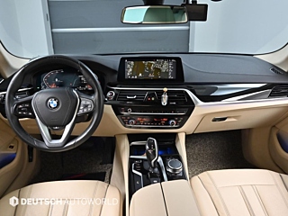 BMW 5-SERIES G30 2019
