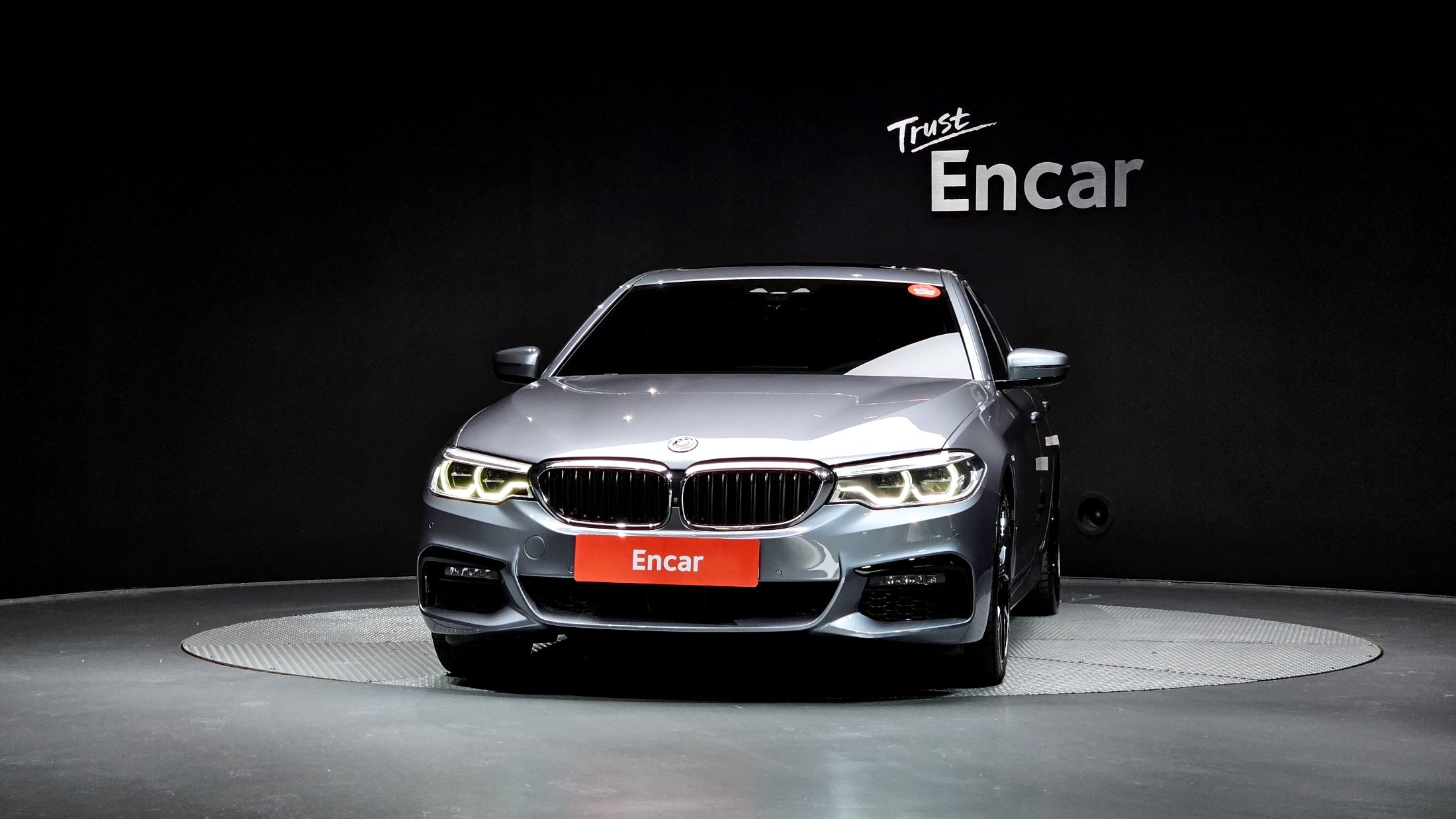 BMW 5-SERIES G30 2019