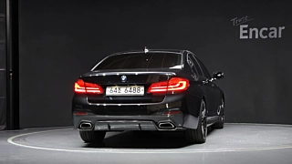 BMW 5-SERIES G30 2017