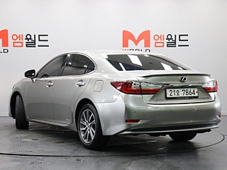 LEXUS ES300H 2016