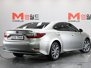 LEXUS ES300H 2016