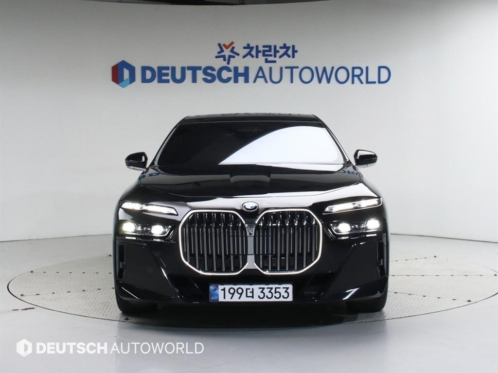 BMW 7-SERIES G70 2024