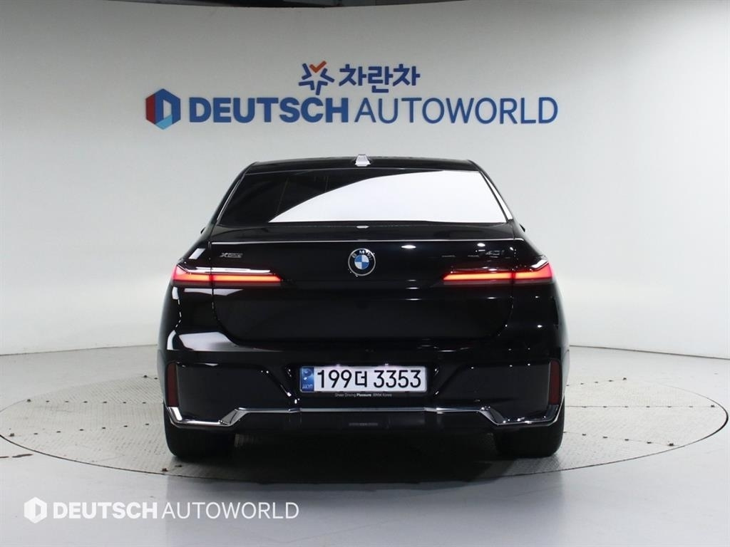 BMW 7-SERIES G70 2024