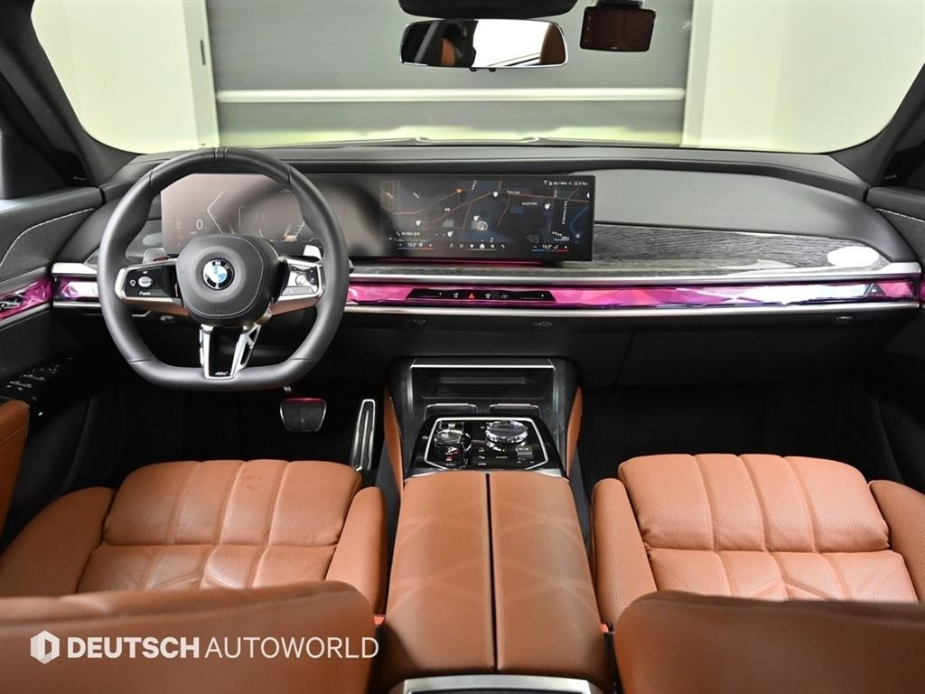BMW 7-SERIES G70 2024