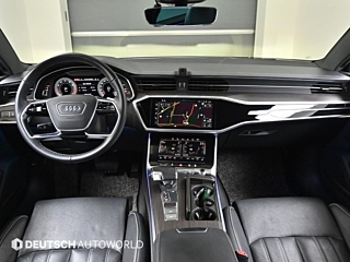 AUDI A7 4K 2023
