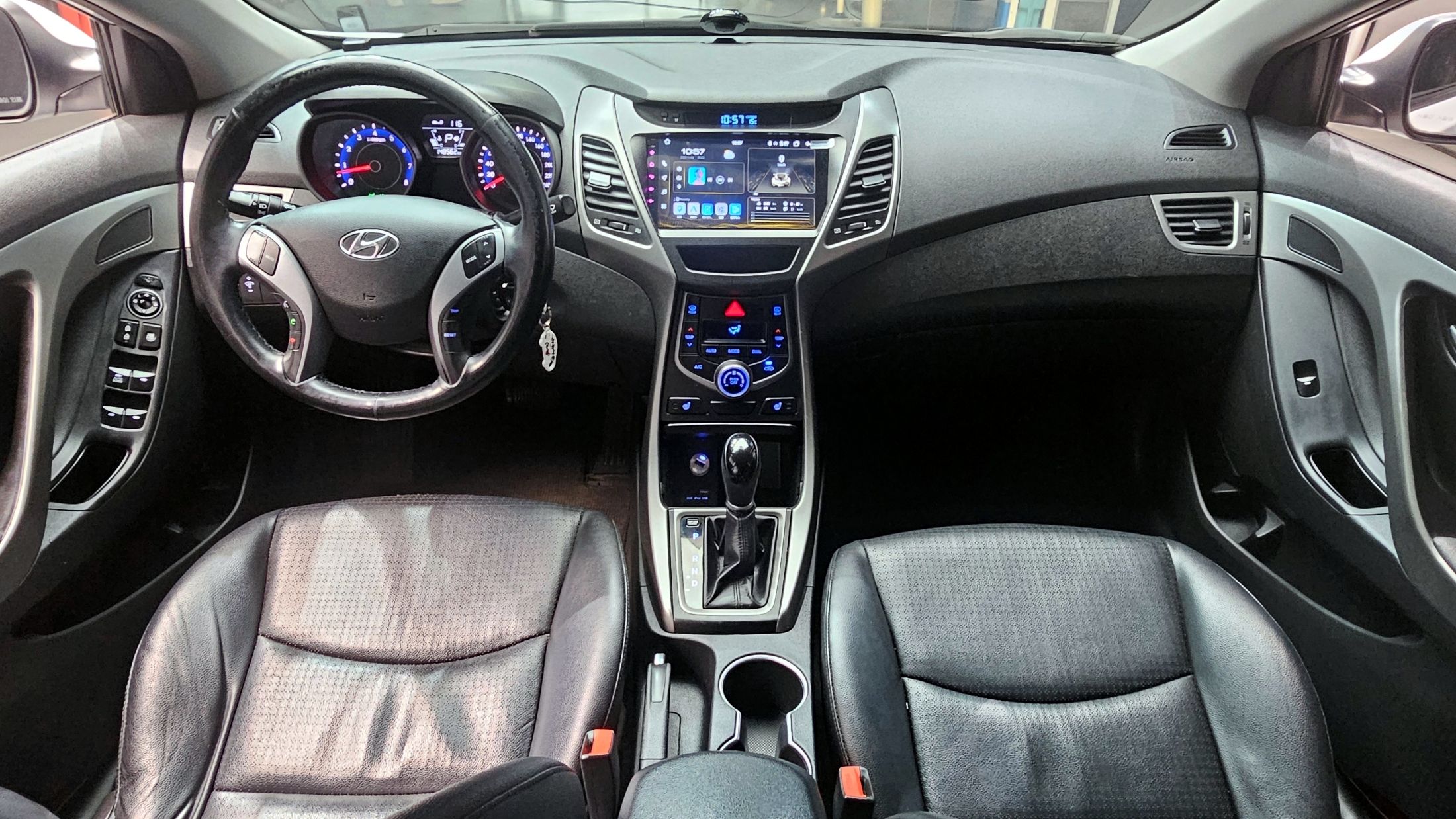 HYUNDAI AVANTE 2015