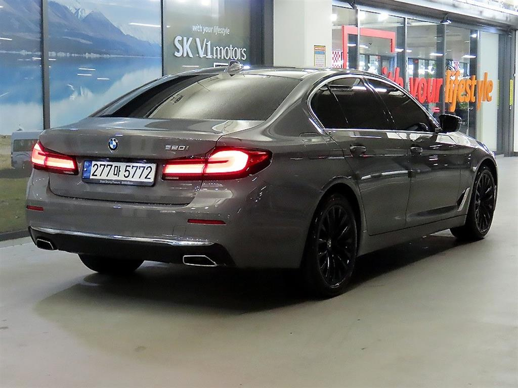 BMW 5-SERIES G30 2021