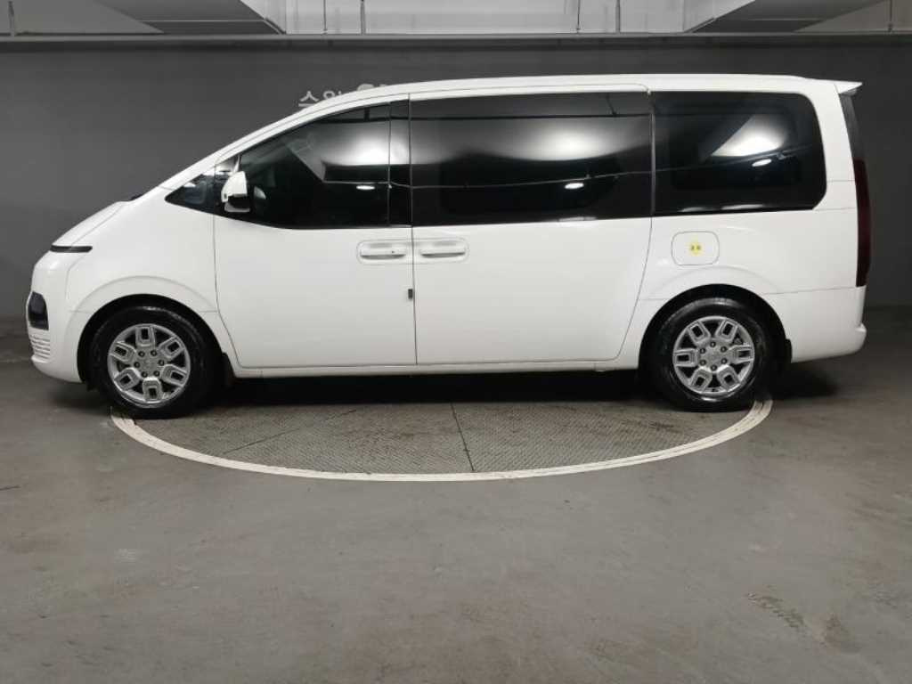 HYUNDAI STARIA 2022