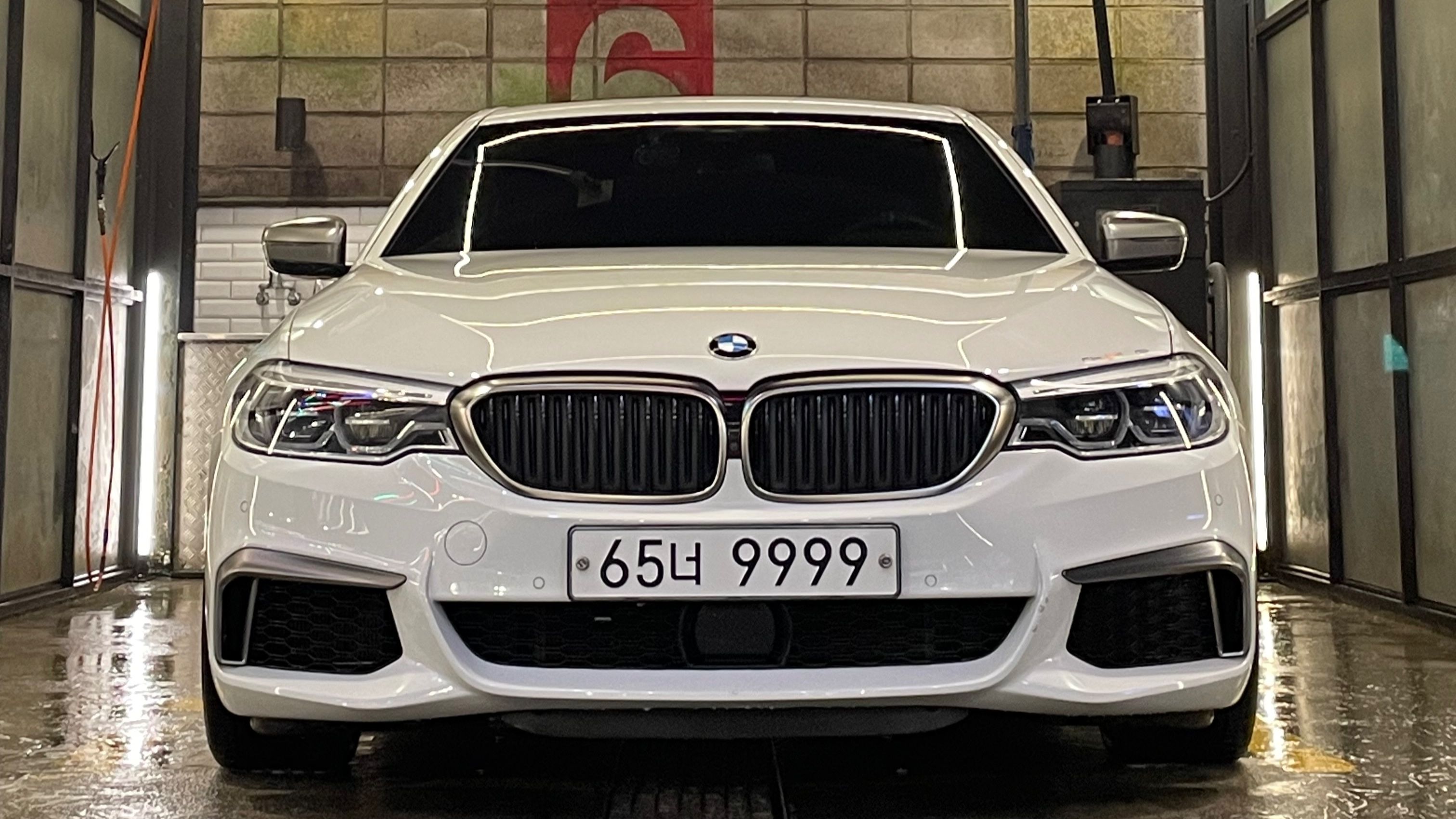 BMW 5-SERIES G30 2018