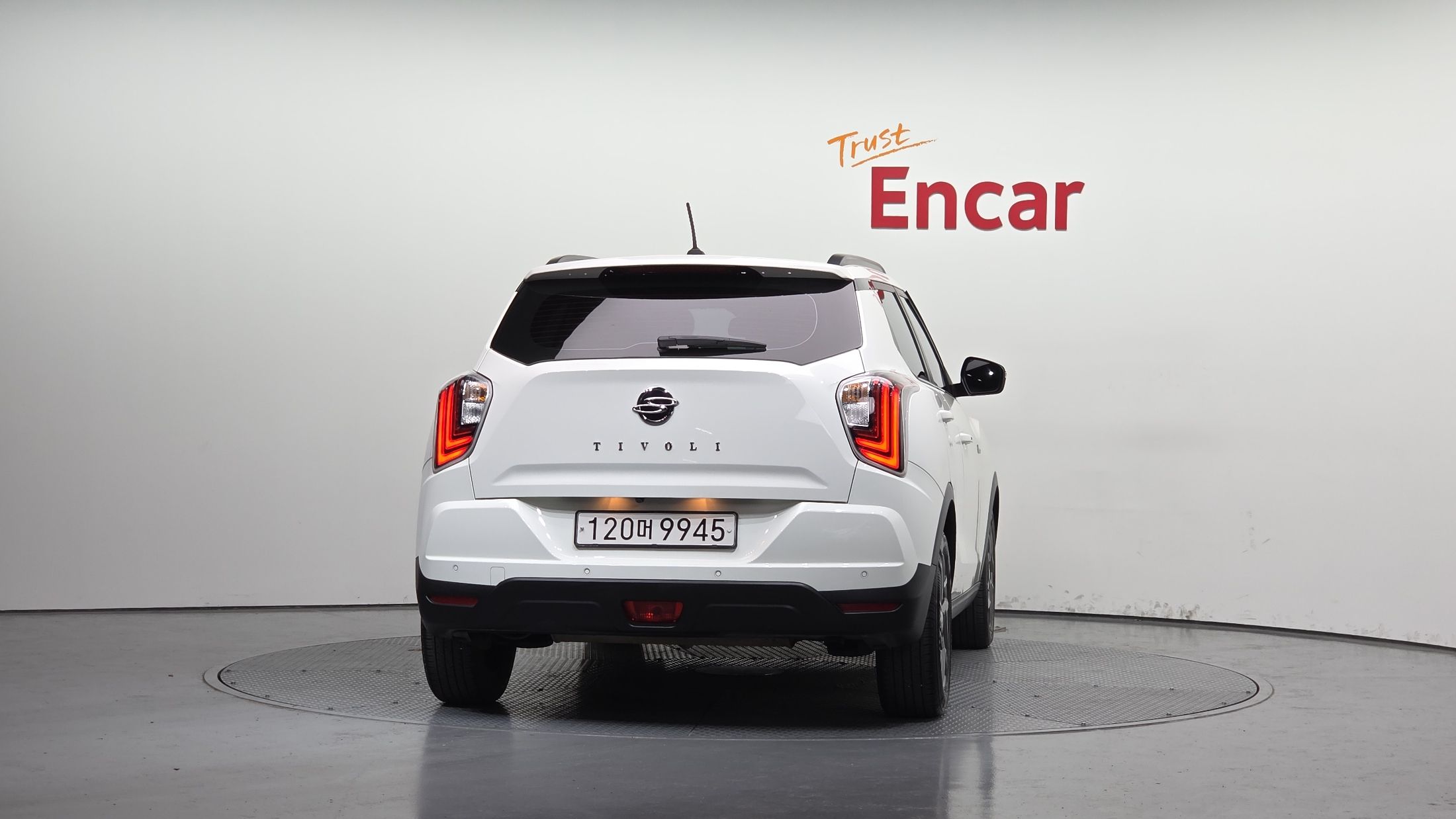 SSANGYONG TIVOLI VERY NEW 2022