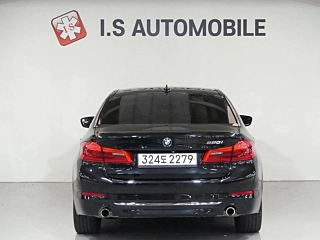 BMW 5-SERIES G30 2018