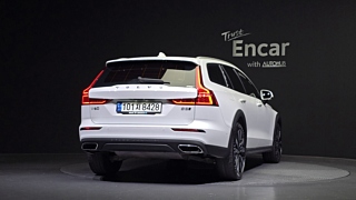 VOLVO V60 CROSS COUNTRY 2021