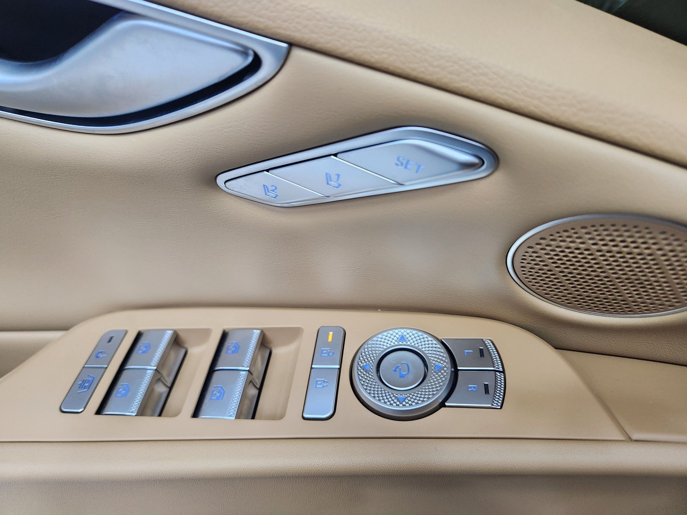 GENESIS G80 RG3 2025