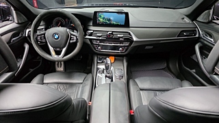 BMW 5-SERIES G30 2017