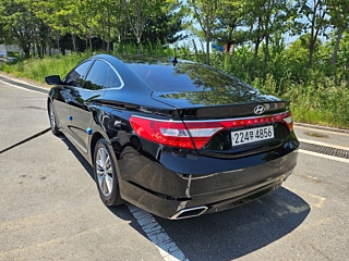 HYUNDAI GRANDEUR HG 2016