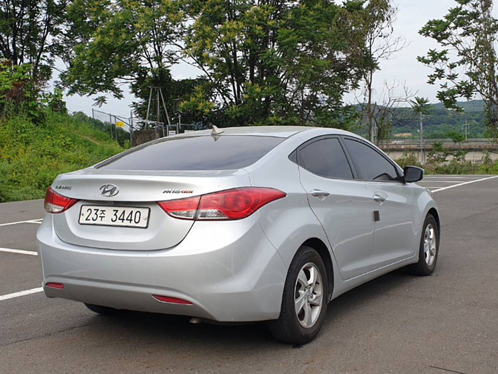 HYUNDAI AVANTE MD 2011