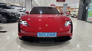 PORSCHE TAYCAN 2021