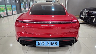 PORSCHE TAYCAN 2021