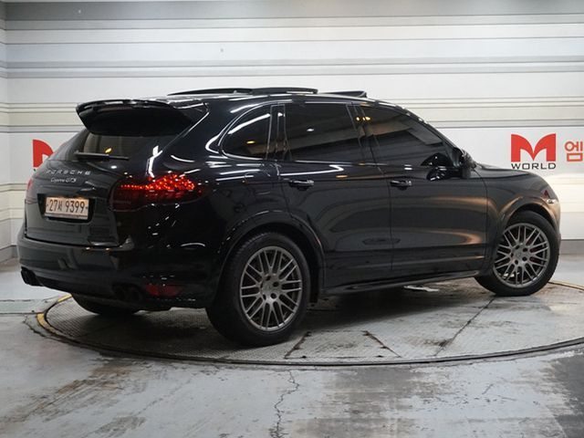 PORSCHE CAYENNE 2012