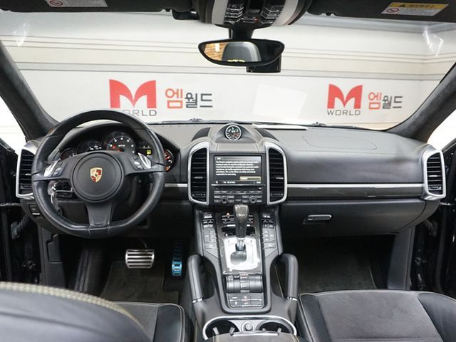 PORSCHE CAYENNE 2012